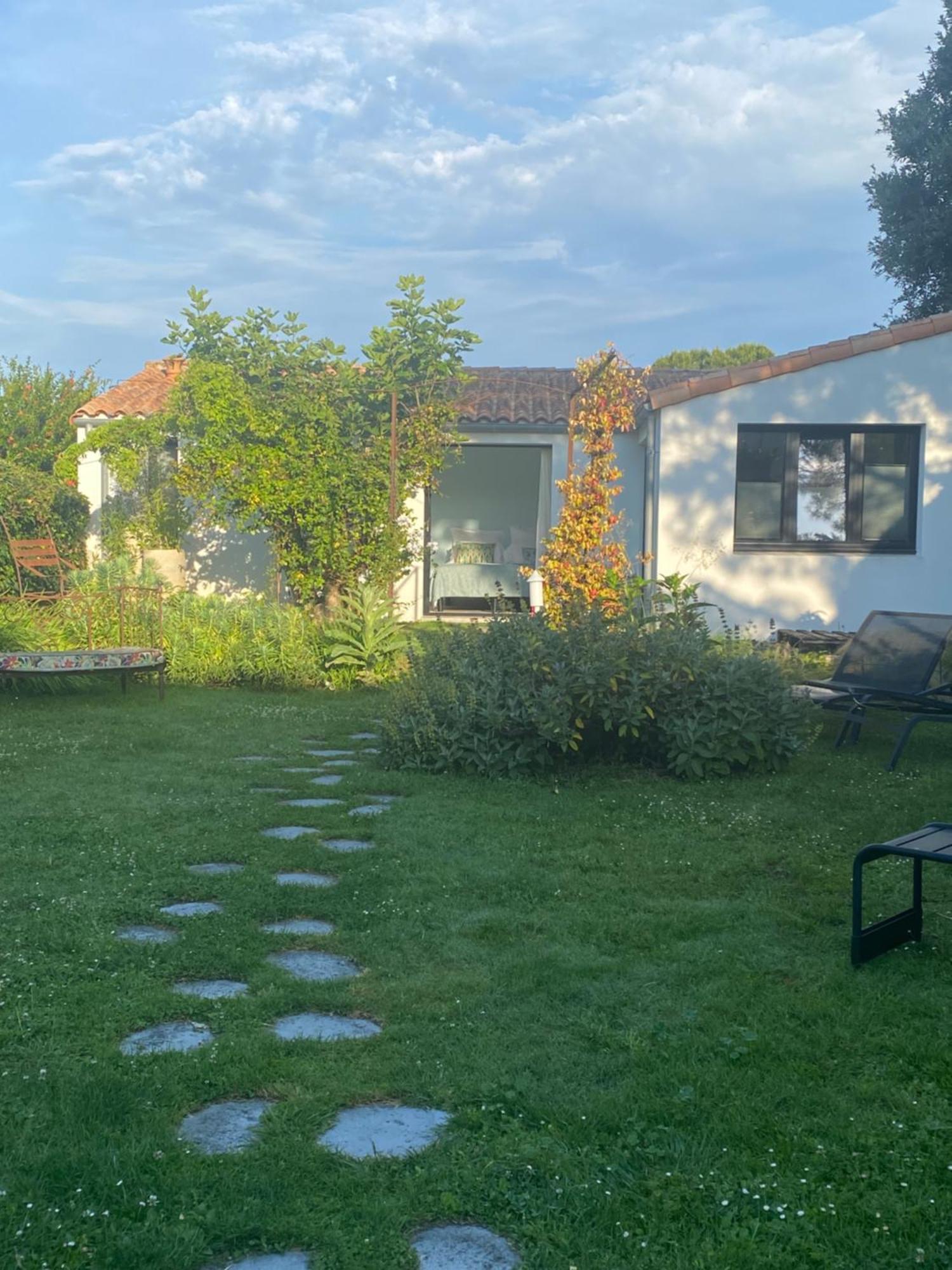 Le 5 Bis Bed & Breakfast Mornac-sur-Seudre Exterior photo